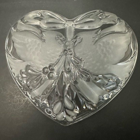 GORHAM CRYSTAL, Holiday Traditions Collection, Heart Dish Cardinal Holiday - Picture 4 of 16